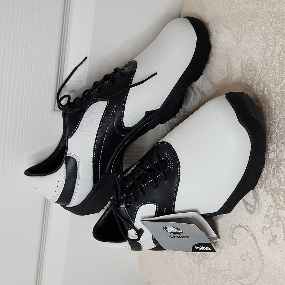 Mens Crocs Bite leather golf shoes soft cleat black white size 12 style 2207A